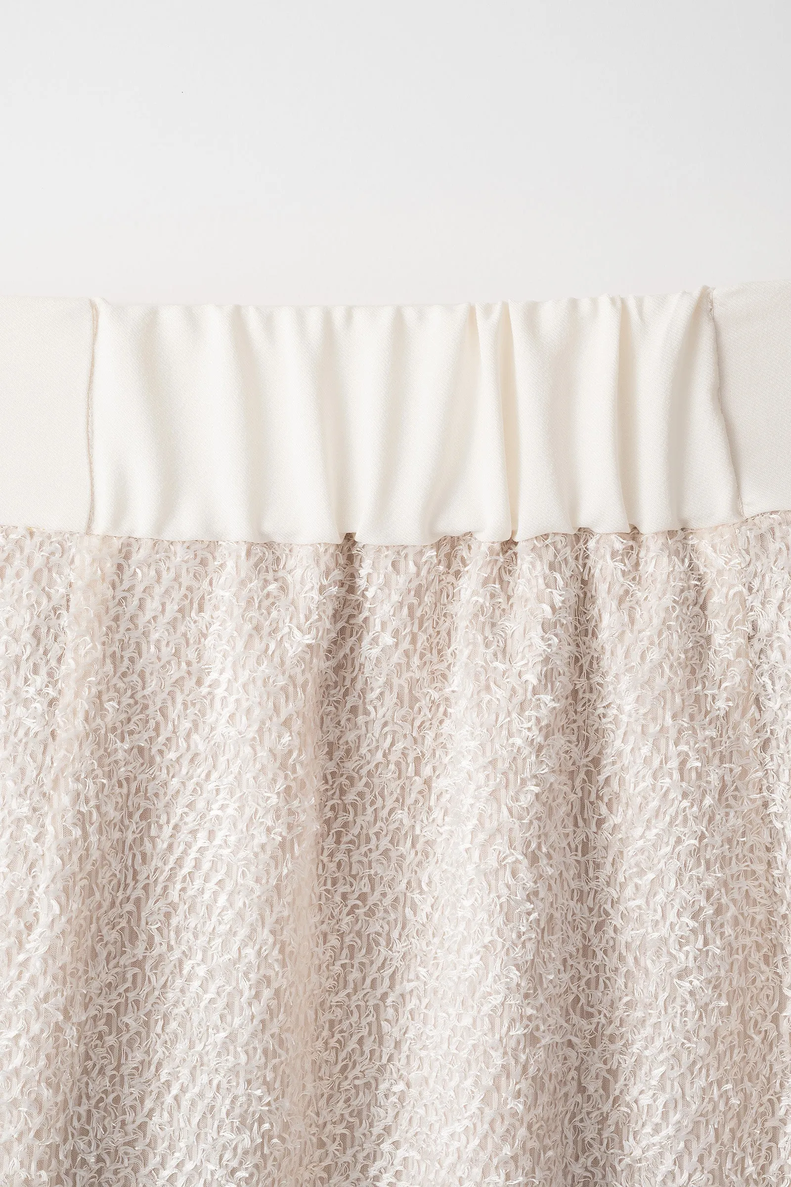 Airy jacquard skirt (White)
