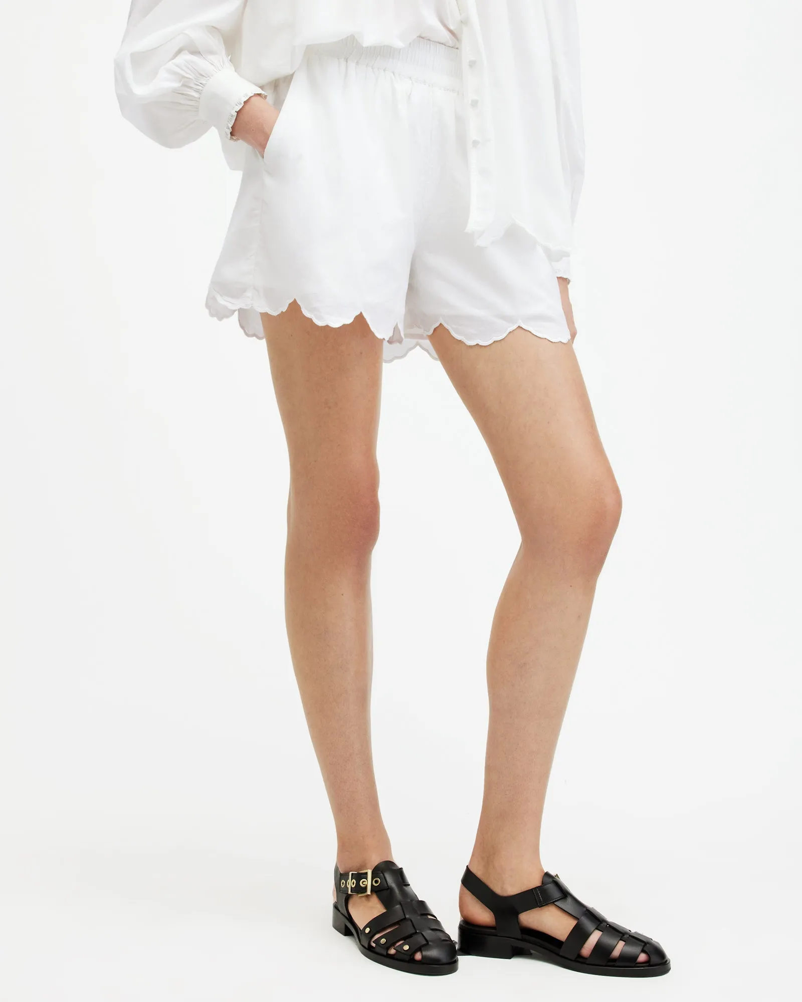 Etti Relaxed Fit Scallop Edge Shorts