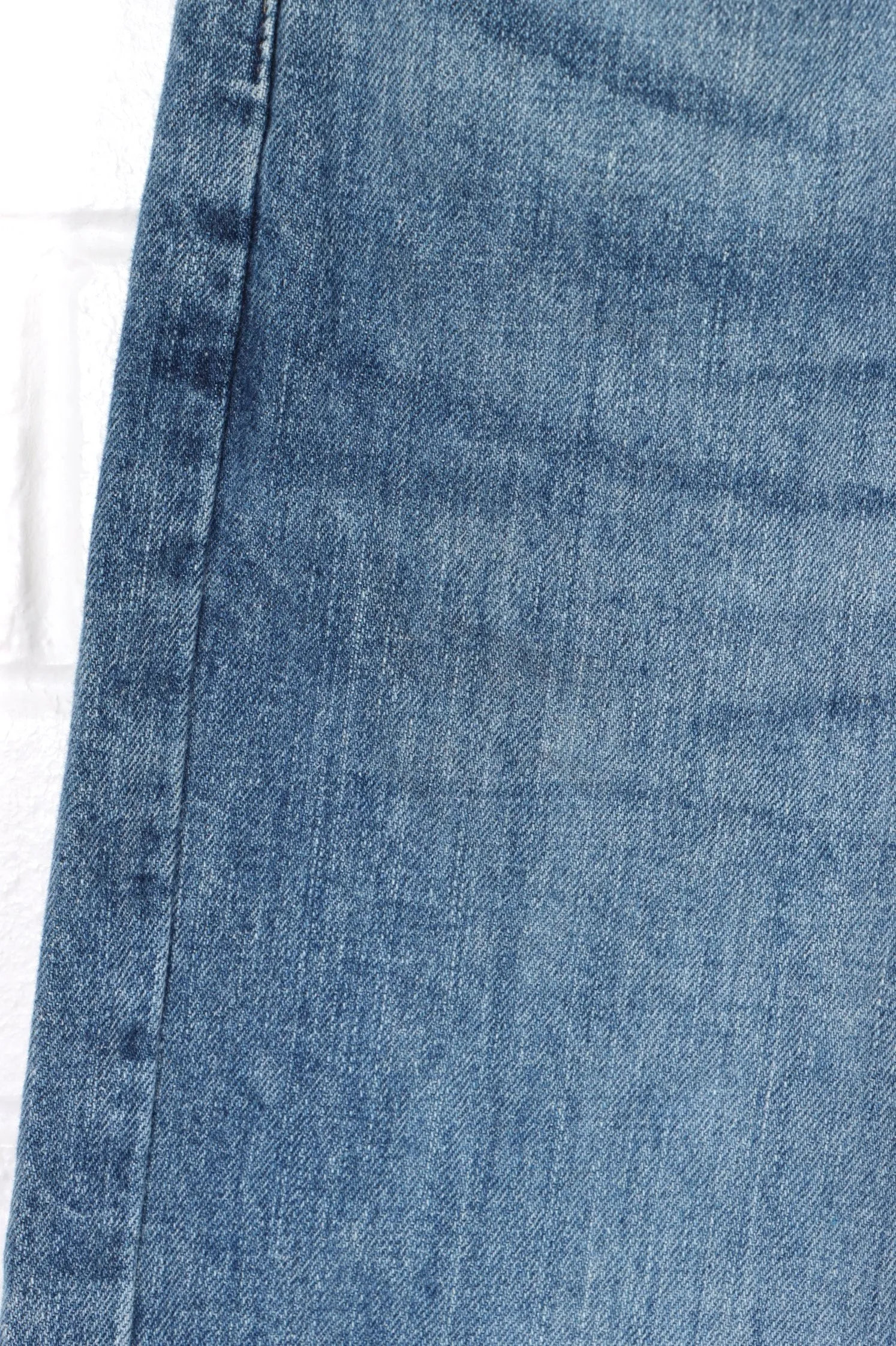 WRANGLER Relaxed Fit Medium Wash Denim Jorts Shorts (34)