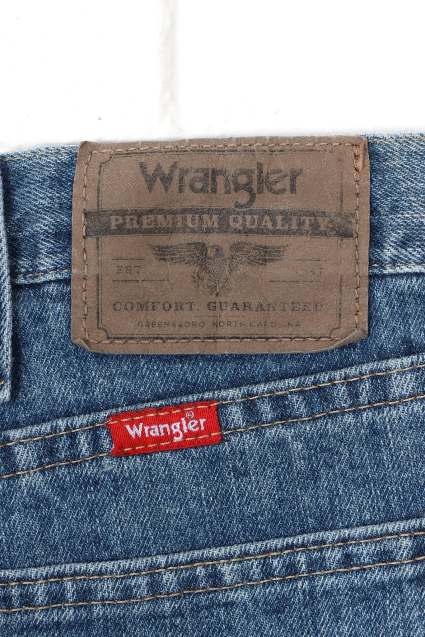 WRANGLER Relaxed Fit Medium Wash Denim Jorts Shorts (34)